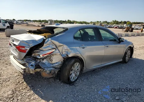 2019 Toyota Camry L z USA, uszkodzony, nr VIN 4T1B11HK3KU789916